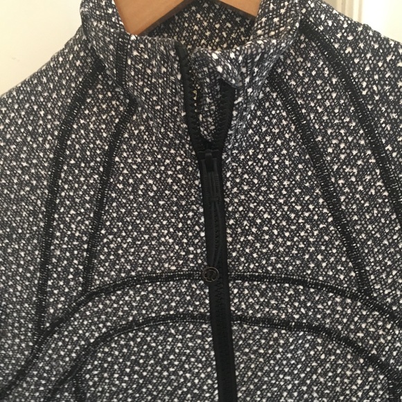 🍋LULULEMON athletica - zip up sweater🍋 - Picture 5 of 6